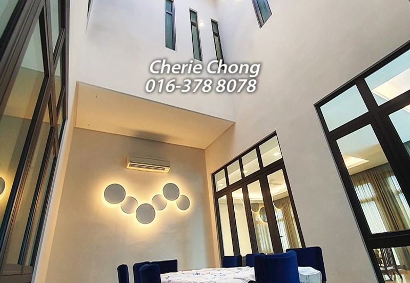 FLORA TROPIKA (THE THOMPSON)