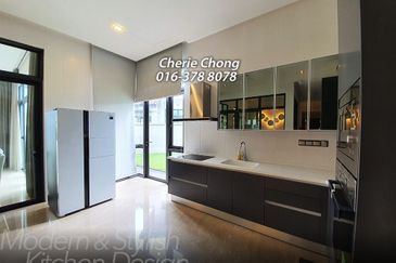 FLORA TROPIKA (THE THOMPSON)