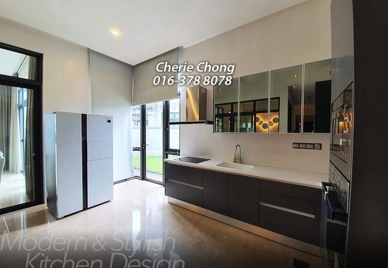 FLORA TROPIKA (THE THOMPSON)