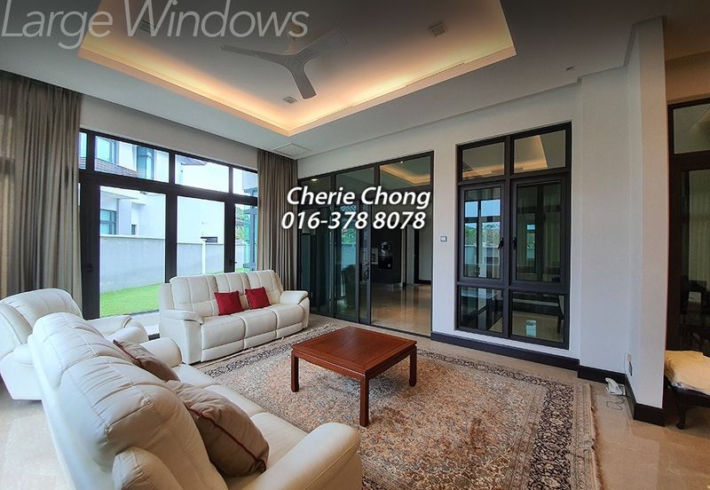 FLORA TROPIKA (THE THOMPSON)