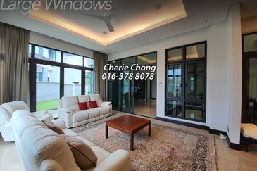 FLORA TROPIKA (THE THOMPSON)