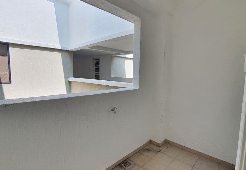 Upper East @ Tiger Lane