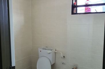 Factory Warehouse Kawasan Perindustrian Sri Rapat Ipoh 