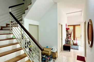 Lahat Mines Double Storey Superlink Terrace House for Sale 