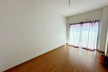 Lahat Mines Double Storey Superlink Terrace House for Sale 