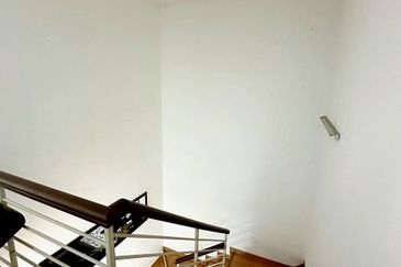 Lahat Mines Double Storey Superlink Terrace House for Sale 