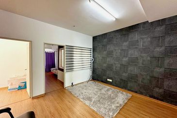 Lahat Mines Double Storey Superlink Terrace House for Sale 