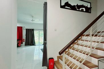 Lahat Mines Double Storey Superlink Terrace House for Sale 