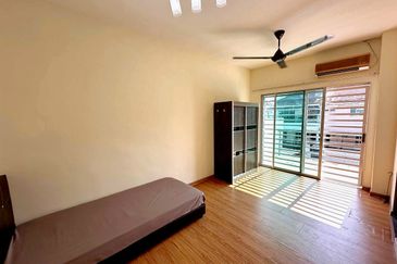 Lahat Mines Double Storey Superlink Terrace House for Sale 