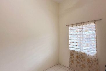 Lahat Mines Double Storey Superlink Terrace House for Sale 