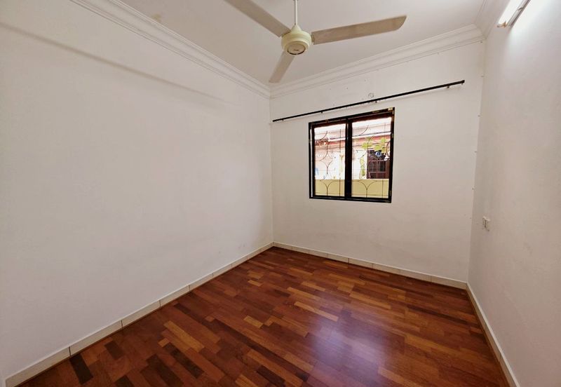 Pasir Pinji Double Storey Semi-D Corner House for Sale 