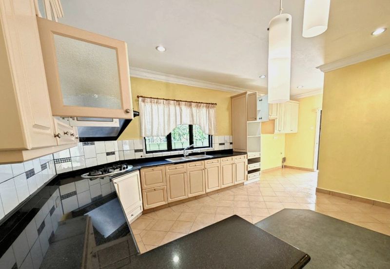 Pasir Pinji Double Storey Semi-D Corner House for Sale 