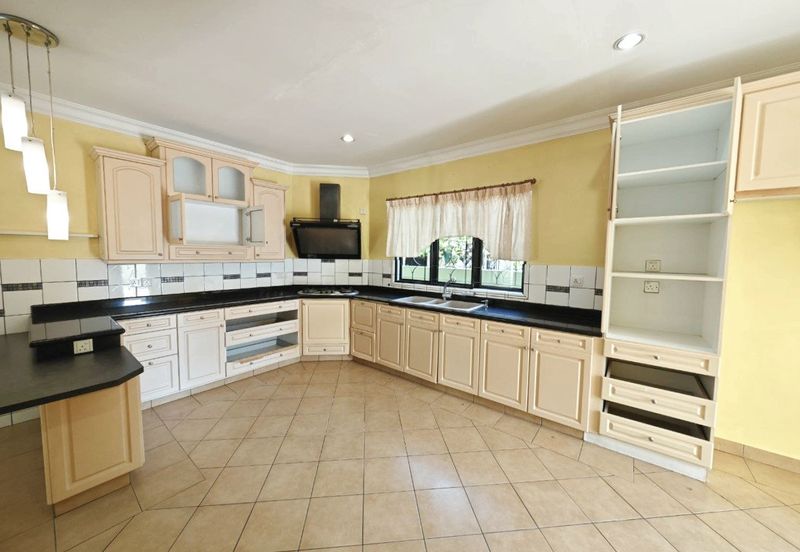 Pasir Pinji Double Storey Semi-D Corner House for Sale 