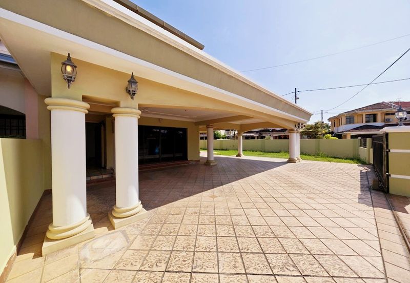 Pasir Pinji Double Storey Semi-D Corner House for Sale 