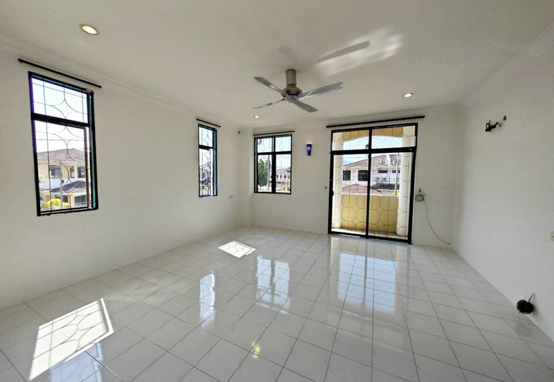 Pasir Pinji Double Storey Semi-D Corner House for Sale 