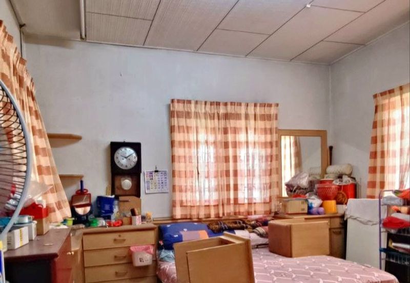 Bercham Double Storey Corner House With Big Land for Sale 