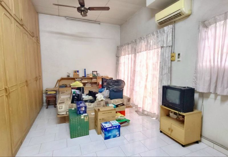 Bercham Double Storey Corner House With Big Land for Sale 