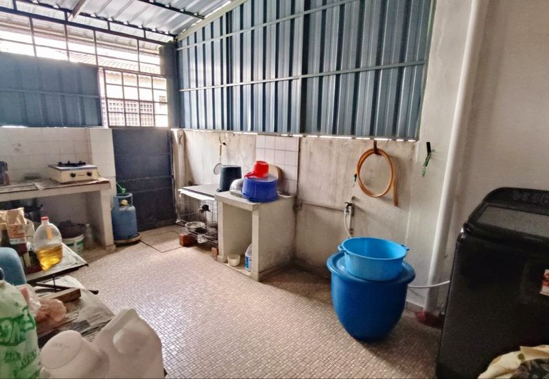 Bercham Double Storey Corner House With Big Land for Sale 