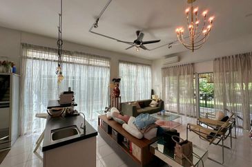 Lahat Mines Double Storey Superlink Intermediate Terrace House for Sale 