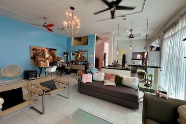 Lahat Mines Double Storey Superlink Intermediate Terrace House for Sale 