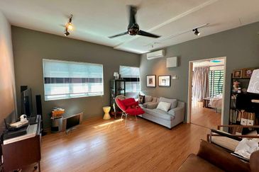 Lahat Mines Double Storey Superlink Intermediate Terrace House for Sale 