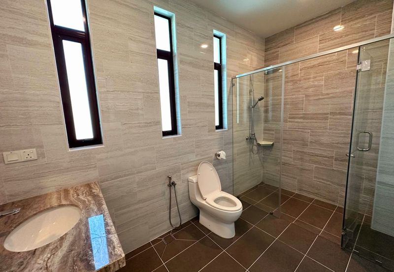 Meru Valley Golf Resort 2 Storey Bungalow with Basement for Sale 