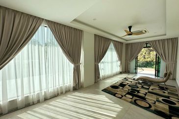 Meru Valley Golf Resort 2 Storey Bungalow with Basement for Sale 