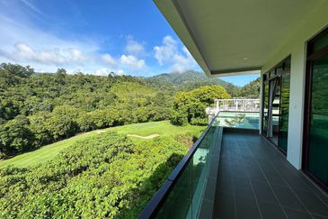 Meru Valley Golf Resort 2 Storey Bungalow with Basement for Sale 