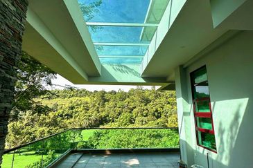 Meru Valley Golf Resort 2 Storey Bungalow with Basement for Sale 