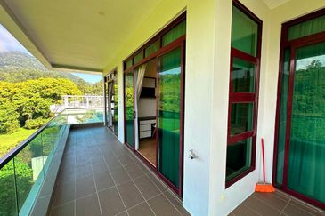 Meru Valley Golf Resort 2 Storey Bungalow with Basement for Sale 