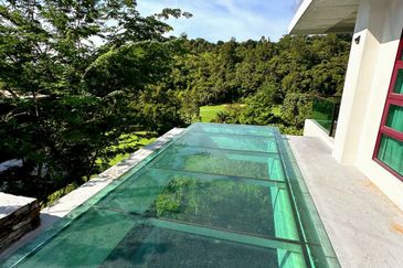 Meru Valley Golf Resort 2 Storey Bungalow with Basement for Sale 