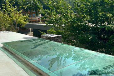 Meru Valley Golf Resort 2 Storey Bungalow with Basement for Sale 