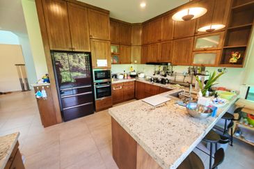 Meru Valley Golf Resort 2 Storey Bungalow with Basement for Sale 