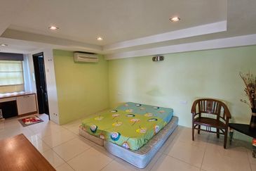 Meru Valley Golf Resort 4 Storey Bungalow for Sale 