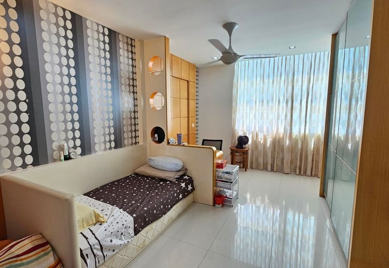 Meru Valley Golf Resort 4 Storey Bungalow for Sale 