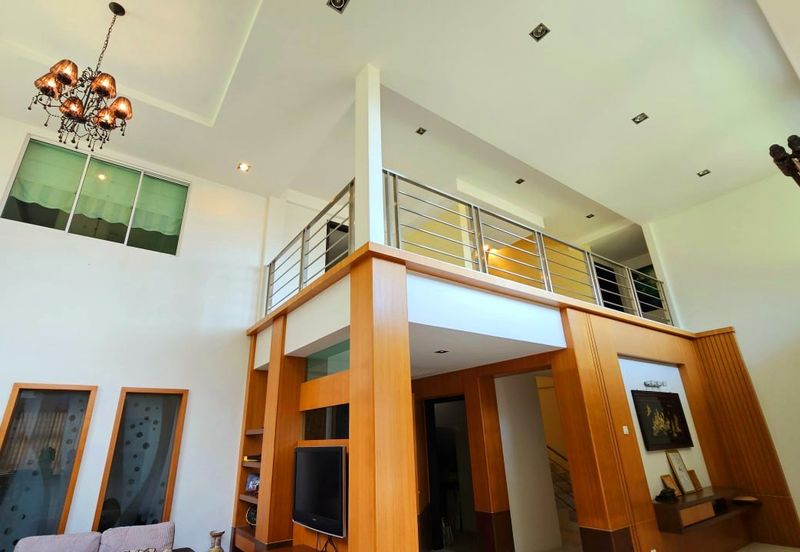 Meru Valley Golf Resort 4 Storey Bungalow for Sale 