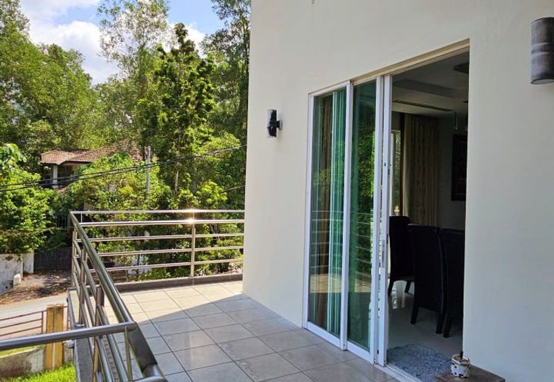 Meru Valley Golf Resort 4 Storey Bungalow for Sale 