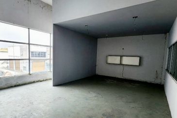 Klebang Indah Industrial Area 1.5 Storey Semi-D Factory for Rent 
