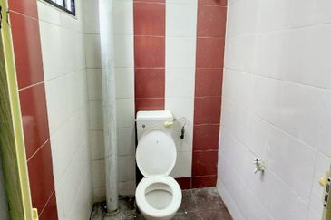 Klebang Indah Industrial Area 1.5 Storey Semi-D Factory for Rent 