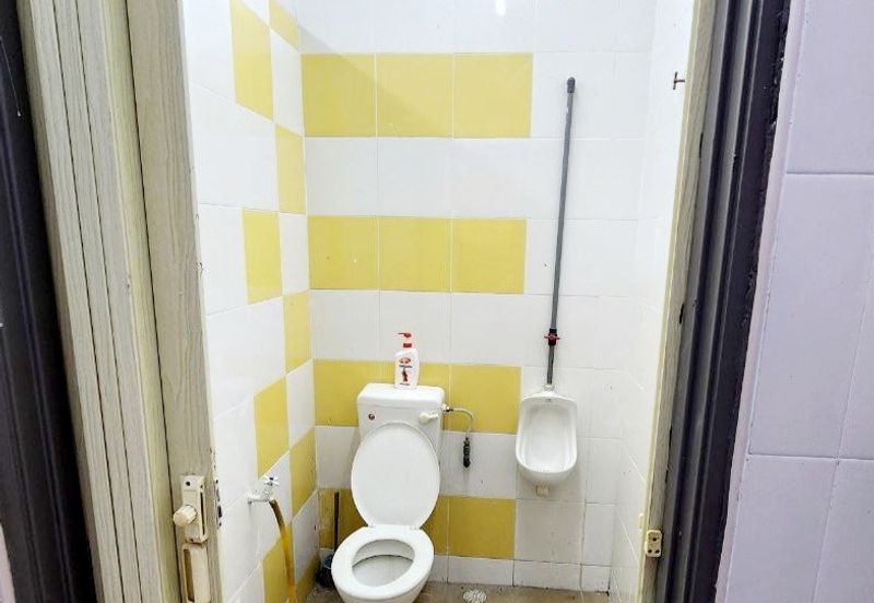 Klebang Indah Industrial Area 1.5 Storey Semi-D Factory for Rent 