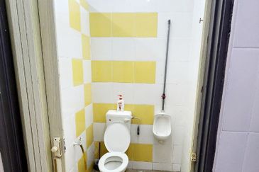 Klebang Indah Industrial Area 1.5 Storey Semi-D Factory for Rent 