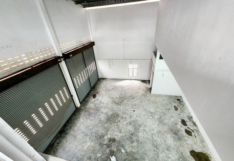 Klebang Indah Industrial Area 1.5 Storey Semi-D Factory for Rent 