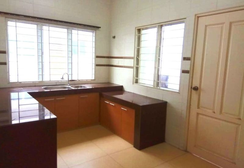 Bougainvillea Bandar Seri Botani Double Storey Terrace House for Rent 