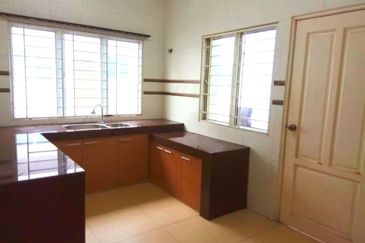 Bougainvillea Bandar Seri Botani Double Storey Terrace House for Rent 