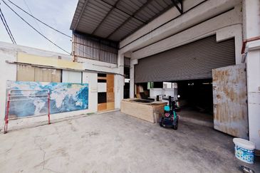 Perindustrian Klebang Bistari 1.5 Storey Semi-D Factory for Sale 