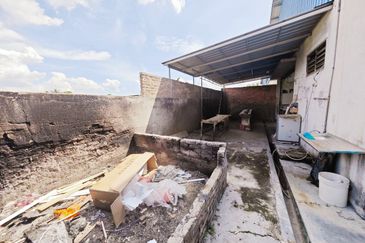 Perindustrian Klebang Bistari 1.5 Storey Semi-D Factory for Sale 