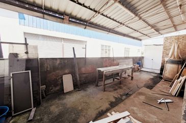 Perindustrian Klebang Bistari 1.5 Storey Semi-D Factory for Sale 