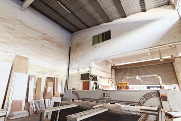 Perindustrian Klebang Bistari 1.5 Storey Semi-D Factory for Sale 