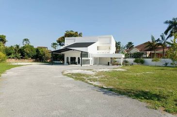 Tigerlane Renovated Double Storey Bungalow for Rent 