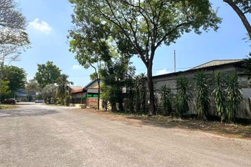 Chemor Bungalow Factory For Sale 